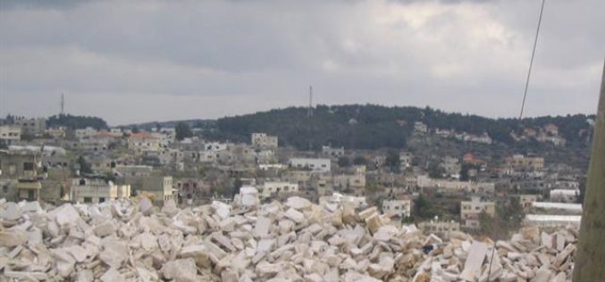 سلطات الاحتلال تواصل عزل بلدة عزون الشمالية عن محيطها الفلسطيني و تنذر حديقة البلدة بالهدم