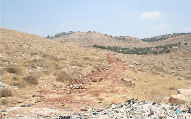 “Israeli Piracy During the Daylight” The Israeli Bulldozers Started to Razing Lands in Deir Qiddis in order to loot more than 100 dunums of Deir Qiddis lands southwest of Ramallah