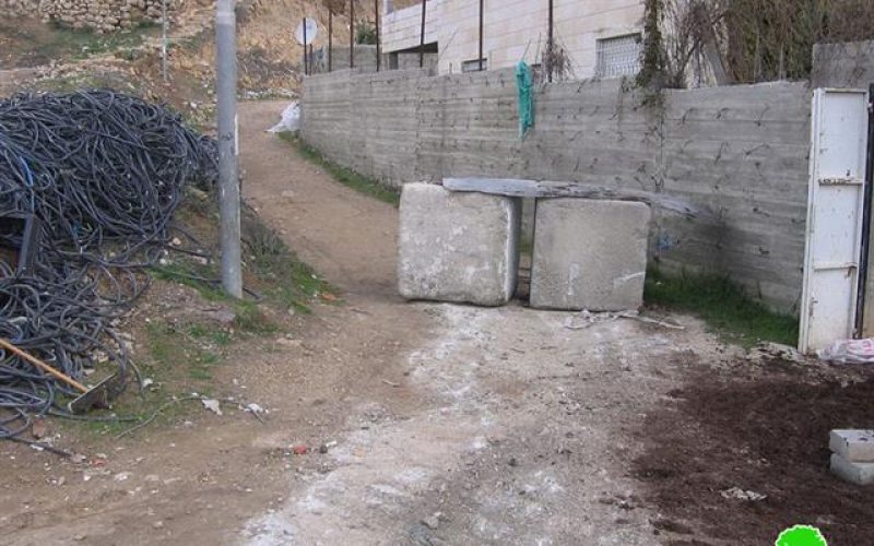 Blocking a road in Tal Rmeida – Hebron Governorate