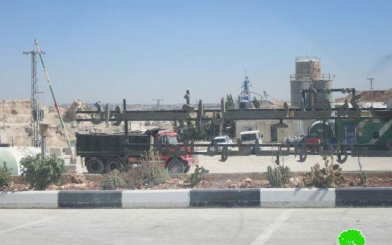 The Israeli Occupation Authorities confiscated a dozer and a mixer truck from Qindeel Concrete Factory in Rafat village