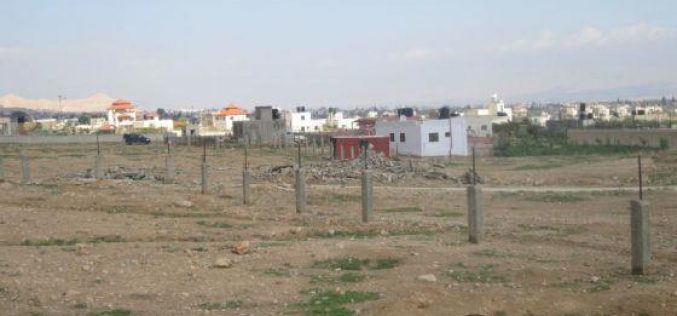 الاحتلال الإسرائيلي يخطر بوقف البناء لمنزلين قيد الإنشاء