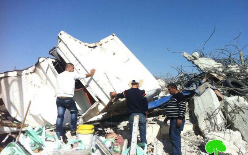 Demolition a building in Beit Hanina