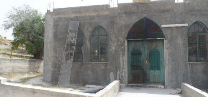 استهداف مسجد الرباط في قرية عوريف من قبل مستعمري “يتسهار”