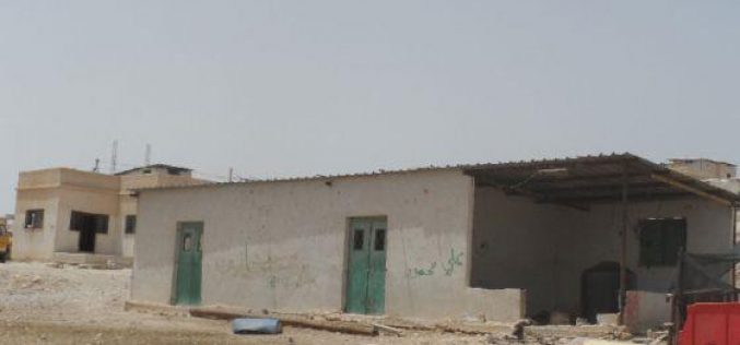 إخطارات منشآت (14) عائلة بدوية في بلدة العوجا  بوقف البناء /محافظة أريحا