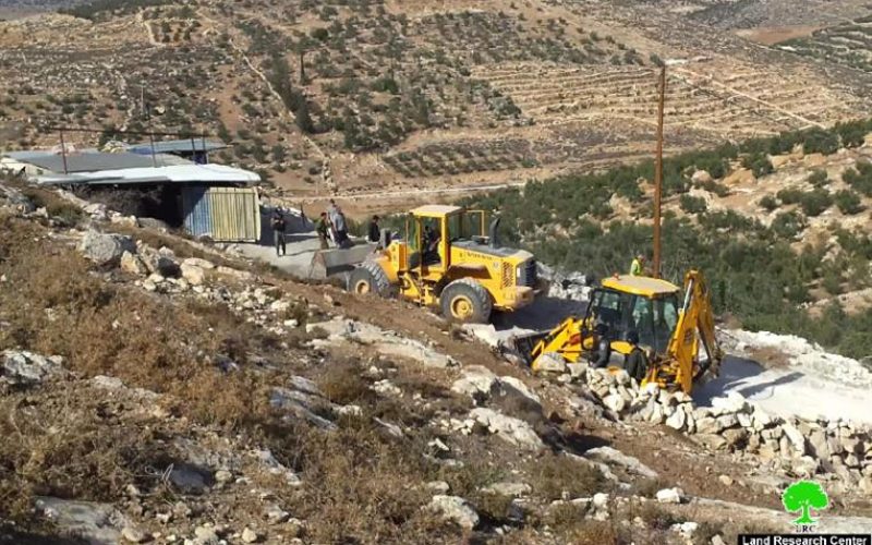 The occupation demolishes a residence and two barracks in Idhna