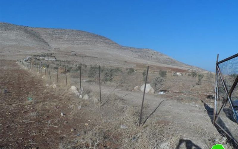 الاحتلال الإسرائيلي يخطر بوقف شق طريق زراعي في خربة الطويل /محافظة نابلس
