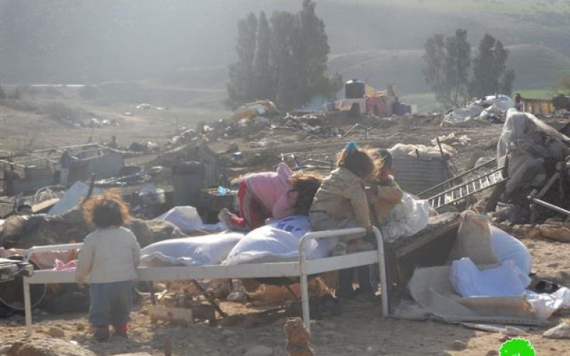 The occupation destroys a number of barns in al-Jeftlik village