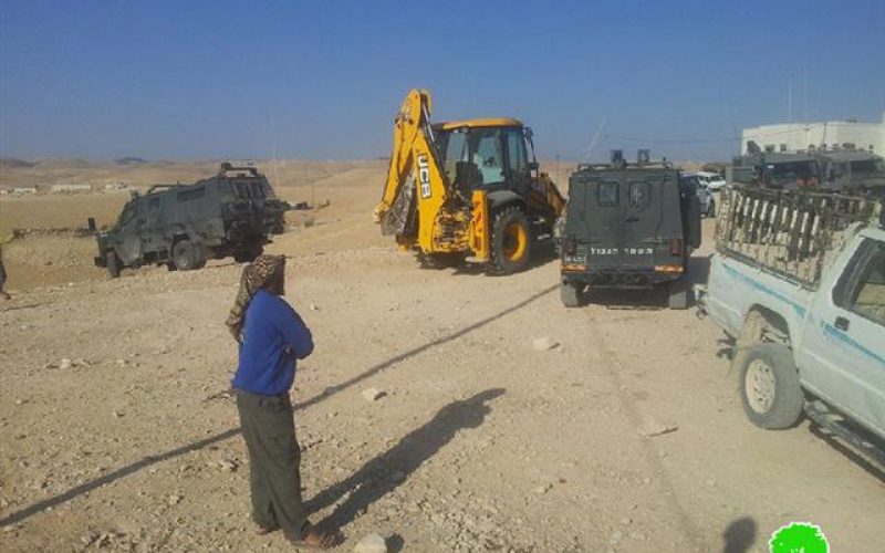 الاحتلال يهدم مساكن ومنشآت زراعية في منطقة خشم الدرج شرق بلدة يطا
