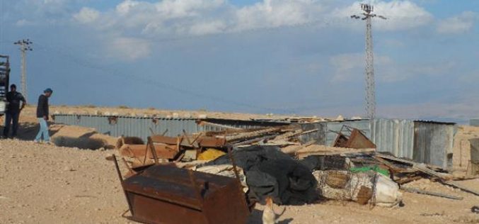 الاحتلال الإسرائيلي يهدم غرف سكنية في تجمع المليحات البدوي في قرية العوجا / محافظة أريحا