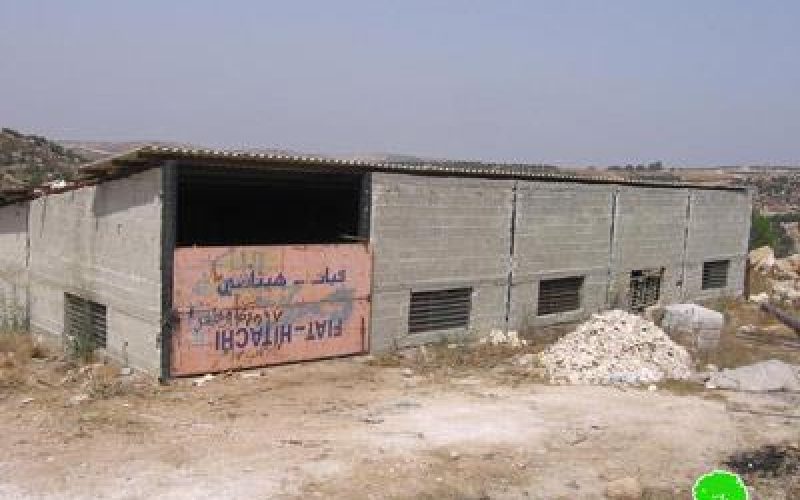 The occupation threatens  two barracks with demolition in Idhna
