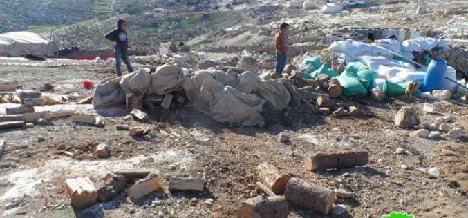 الاحتلال يهدم خيام زراعية في المفقرة شرق يطا