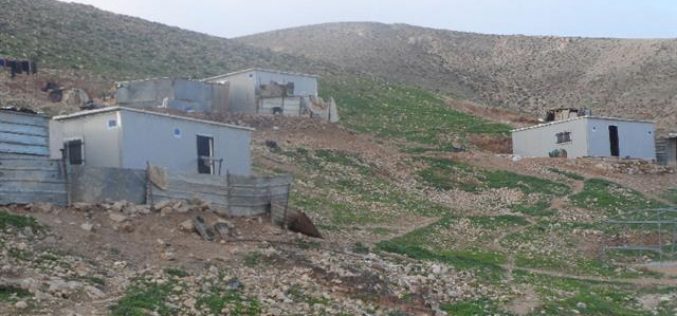 الاحتلال الإسرائيلي يخطر تجمع عرب الكعابنة في منطقة واد القلط بوجوب الإخلاء