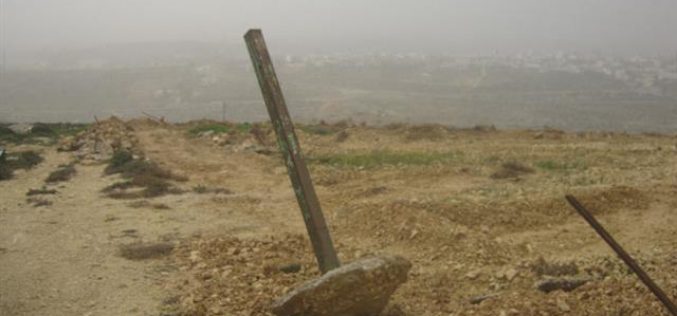 تجريف أرض زراعية بمساحة 3 دونمات وتدمير السياج المحيط بها في بلدة الخضر / محافظة بيت لحم