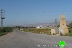 The Israeli occupation halts the opening of a agricultural road in Tubas