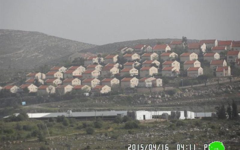 Despite eviction decision passed by Israel Supreme Court , Ofra colonists hold infrastructure work for the new outpost