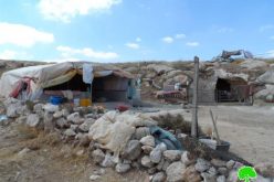 اخطار بوقف العمل في خيمة للسكن وكهف شرق يطا