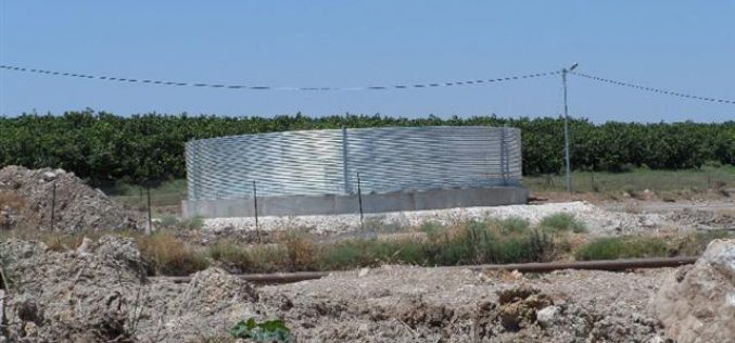 إخطار عدد من المساكن  وحظائر الماشية في قرية عين البيضا  بوقف البناء