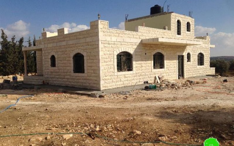 إخطار بوقف العمل والبناء في منزلين في بلدة تقوع في محافظة بيت لحم
