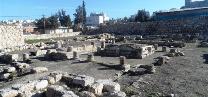 Israeli colonists break into a Roman archeological site west Hebron