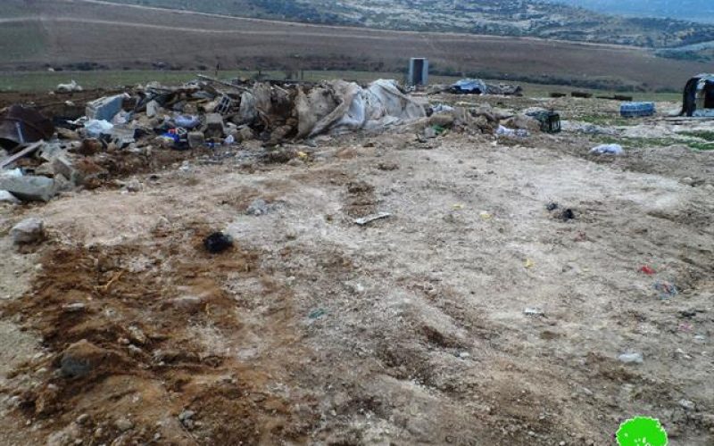 The Israeli Occupation Forces demolish structures and confiscate solar panels from Ad-Dhahiriya town
