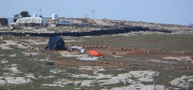 الاحتلال يهدم خيمتين في خربة سوسيا جنوب يطا