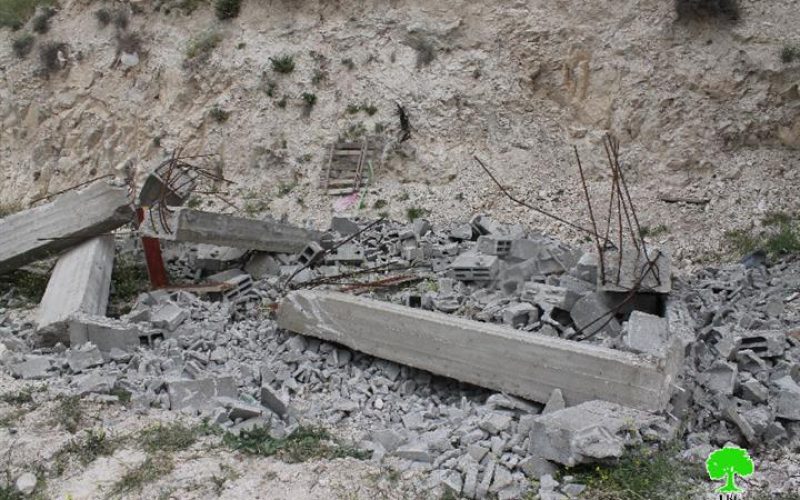 Under Israeli threat: Abu Qalbin family self-demolishes their two residential apartments