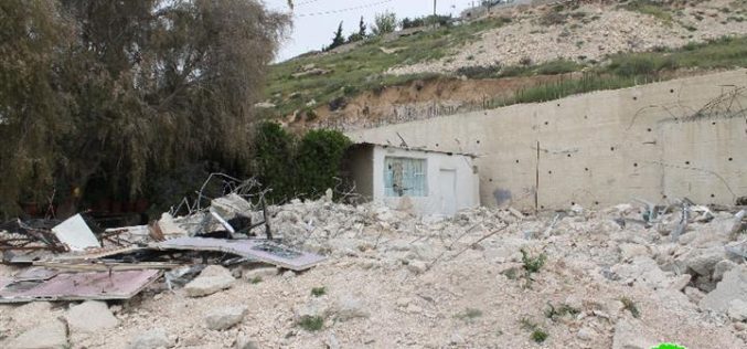 سلطات الاحتلال تهدم أساسات بناية سكنية في جبل المكبر بحجة البناء بدون ترخيص