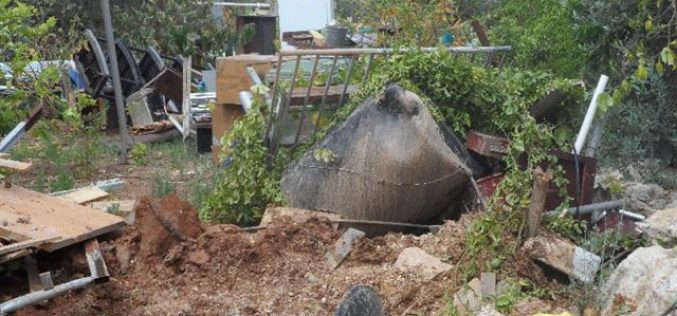الاحتلال الإسرائيلي يهدم منتزه ويصادر خزانين للمياه في مدينة قلقيلية