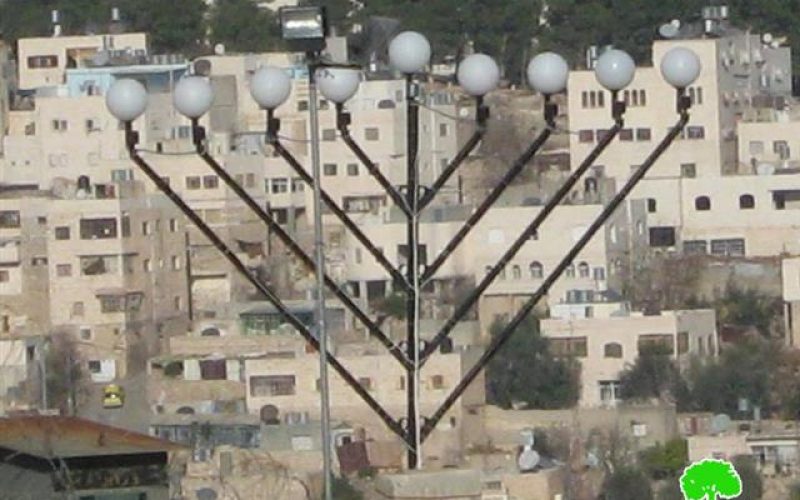 Setting up of a Jewish Hanukah at the top of at Takruri mountain in Hebron’s old city