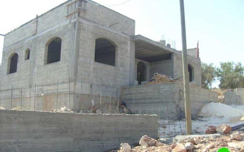 إخطار عدداً  من المنشآت السكنية الفلسطينية بوقف البناء في قرية كفر قليل