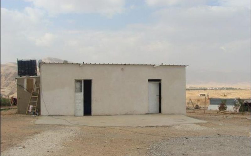 مع بداية العام الجديد, سلطات الاحتلال الاسرائيلي تخطر تجمع عرب أبو زايد البدوي بأوامر وقف عمل