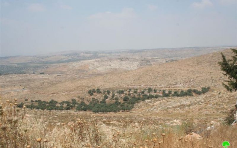 الاحتلال الإسرائيلي يشرع بشق طريق عسكري جديد لاستيلاء على المئات من الدونمات الزراعية  في قرية دير قديس- محافظة رام الله