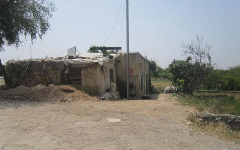 هدم  شبكة الكهرباء المغذية للبئر  الارتوازي المغذي لمساحات واسعة من الأراضي الزراعية في قرية النبي الياس