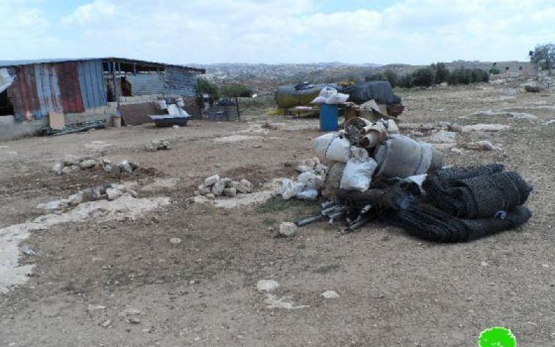 الاحتلال يهدم خيمة سكن في خلة المفاتيح غرب السموع