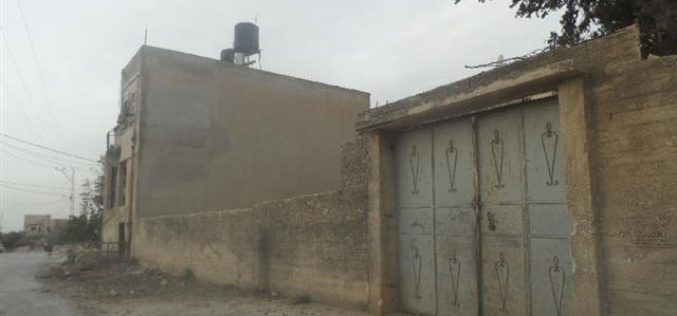 Pumping sewage water towards people residences in Qalqiliya