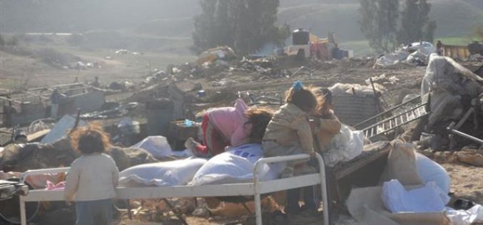 الاحتلال الإسرائيلي يهدم عدد من الحظائر في قرية الجفتلك