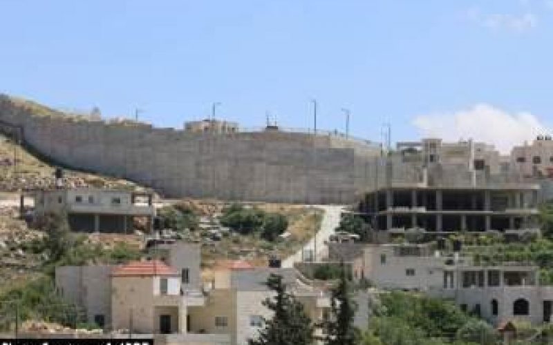 Israel resumes wall construction in Al Walajeh village