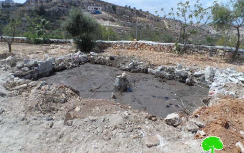 The occupation demolishes a cistern in Ein Irkeih