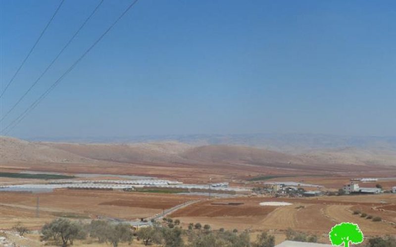 The Israeli occupation confiscates agricultural machineries in Tubas