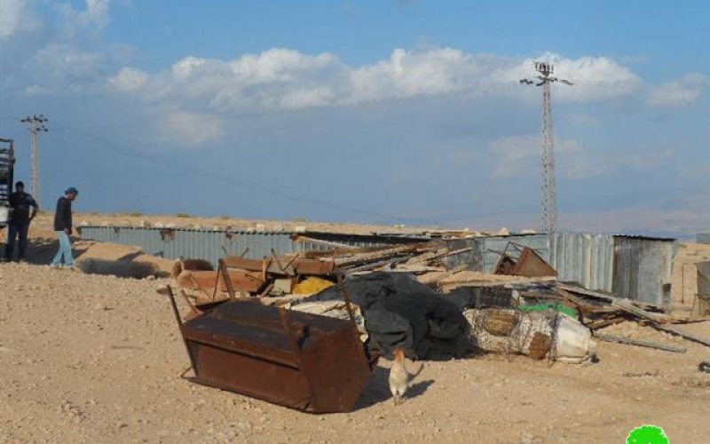 الاحتلال الإسرائيلي يهدم غرف سكنية في تجمع المليحات البدوي في قرية العوجا / محافظة أريحا
