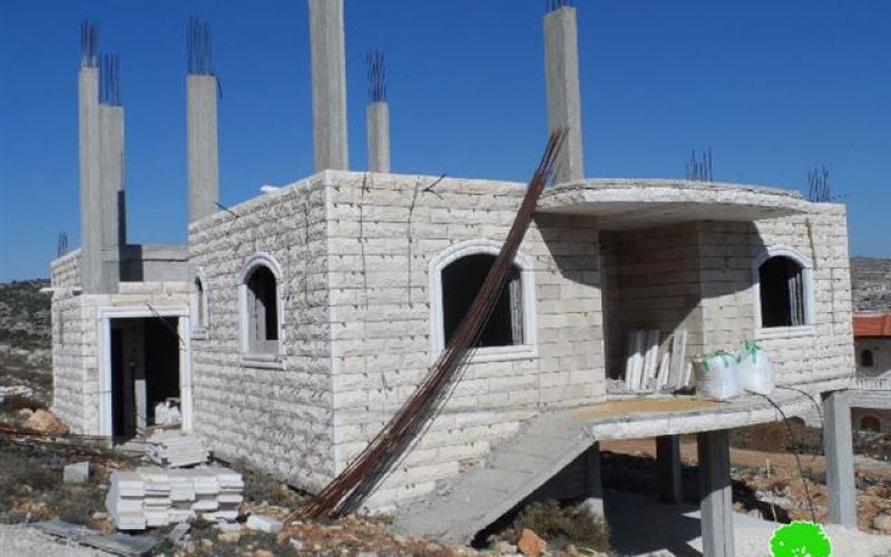 The Israeli occupation targets the area of Shuyukh al-Aruob with stop work and demolition orders