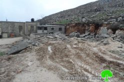 الاحتلال الإسرائيلي يهدم بركساً زراعيا في قرية دير جرير