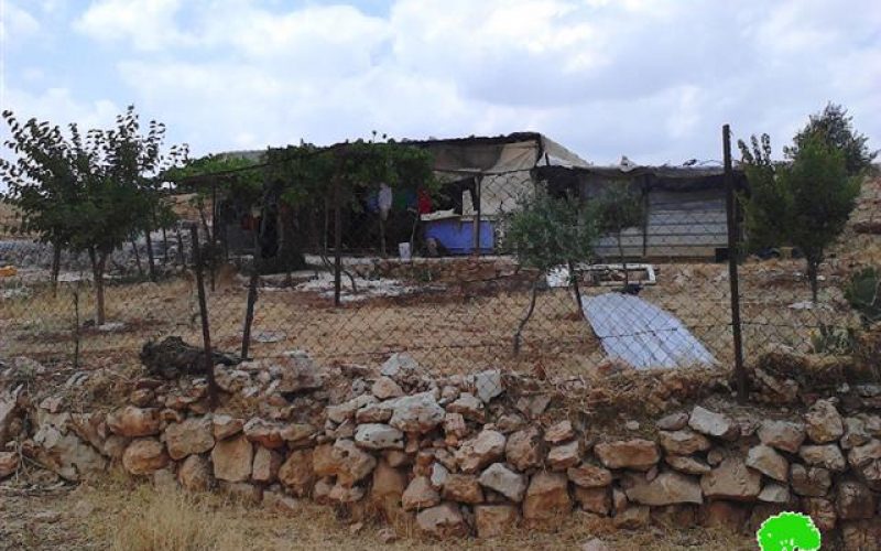 إخطارات بوقف البناء تطال مساكن 7 عائلات بدوية شرق قرية رمون