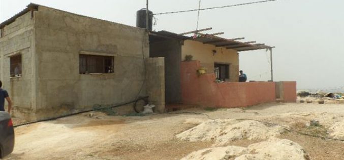 إخطار بوقف البناء لمنزل وبركس زراعي في قرية جيوس, محافظة قلقيلية