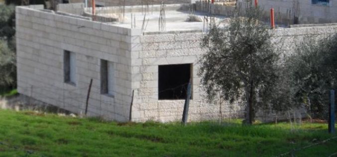 الاحتلال يهدم منزلاً قيد الإنشاء في بلدة تقوع  / محافظة بيت لحم