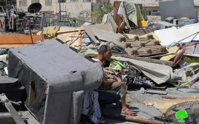 The Israeli occupation demolishes six commercial structures at Al-Eizariya town-Occupied Jerusalem