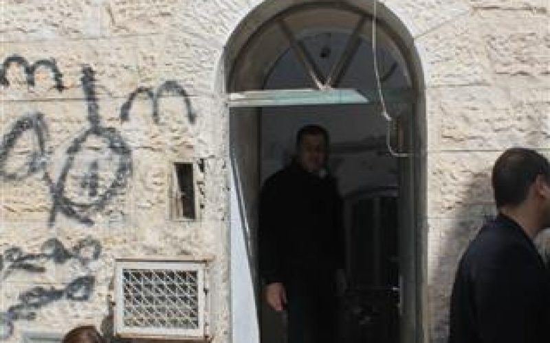 محاكم الاحتلال تمهل عائلة صب لبن 45 يوما لإخلاء منزلها في عقبة الخالدية في البلدة القديمة