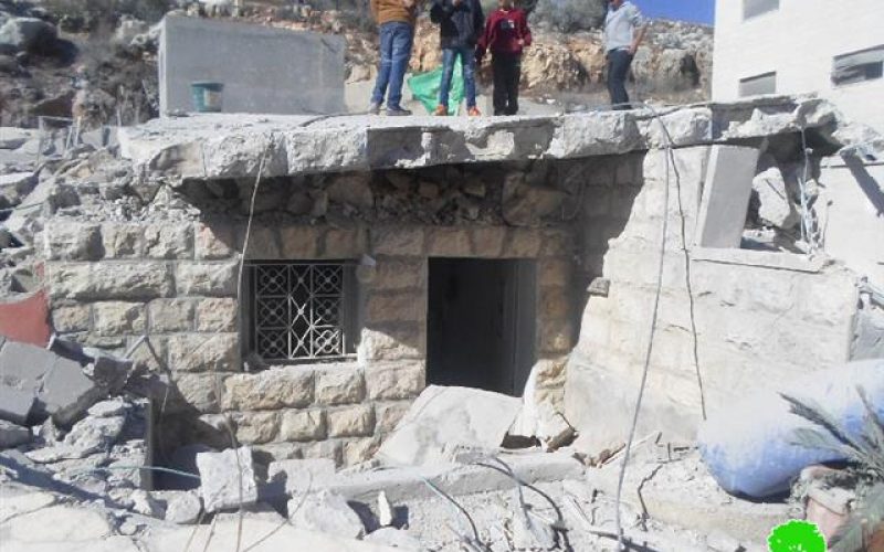 The occupation forces demolish a house and damage others in Silwad town