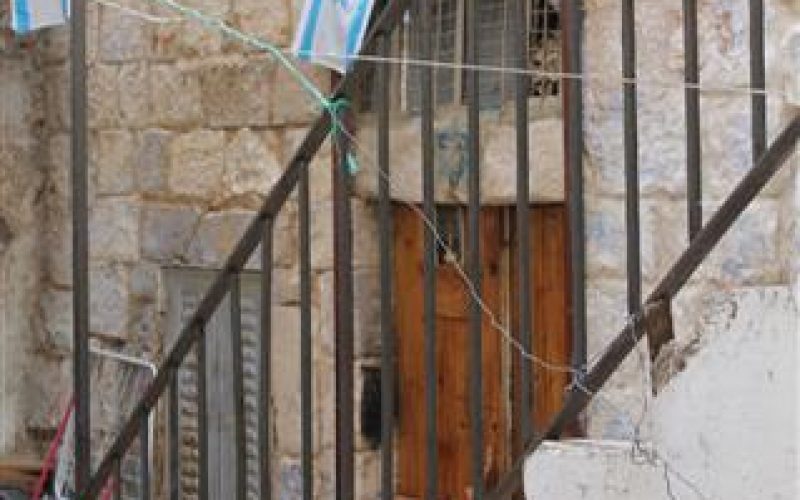 Court notices to evacuate four Jerusalemite residences claimed property of colonial groups