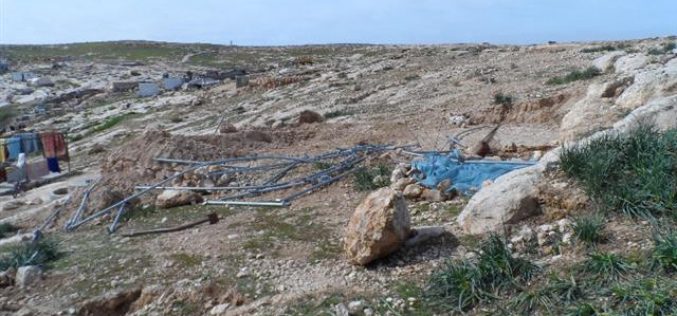 الاحتلال يهدم خيمة للسكن في خربة المفقرة شرق يطا